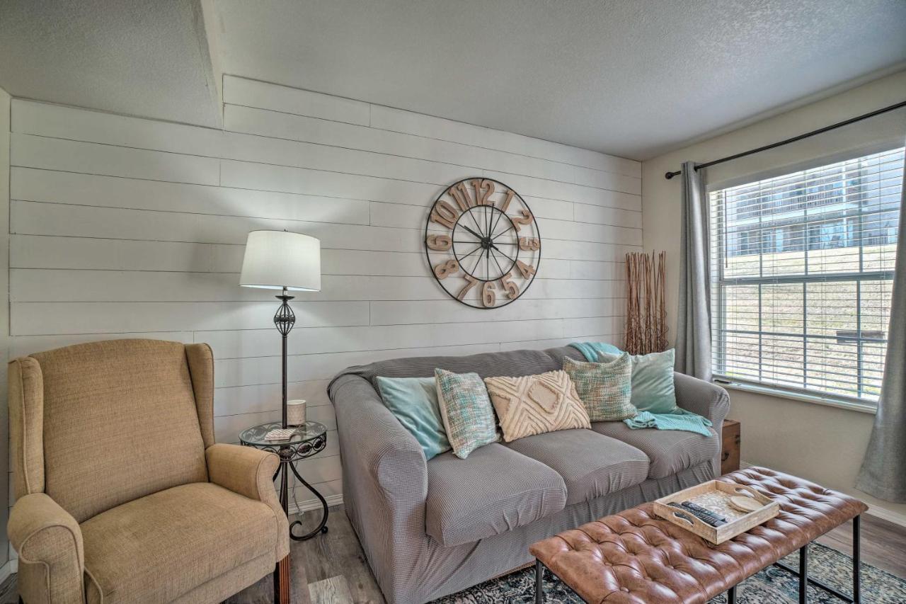 Centrally Located Branson Condo With Pool And Marina! Buitenkant foto